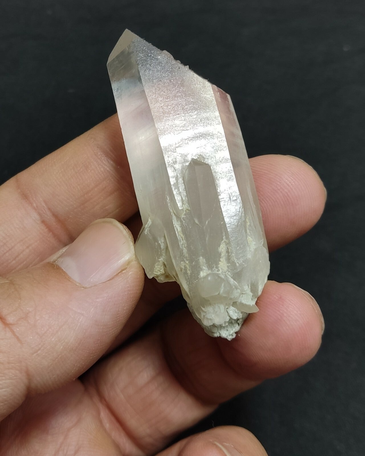 An amazing specimen of terminated Quartz crystal with unique inclusions 39 grams