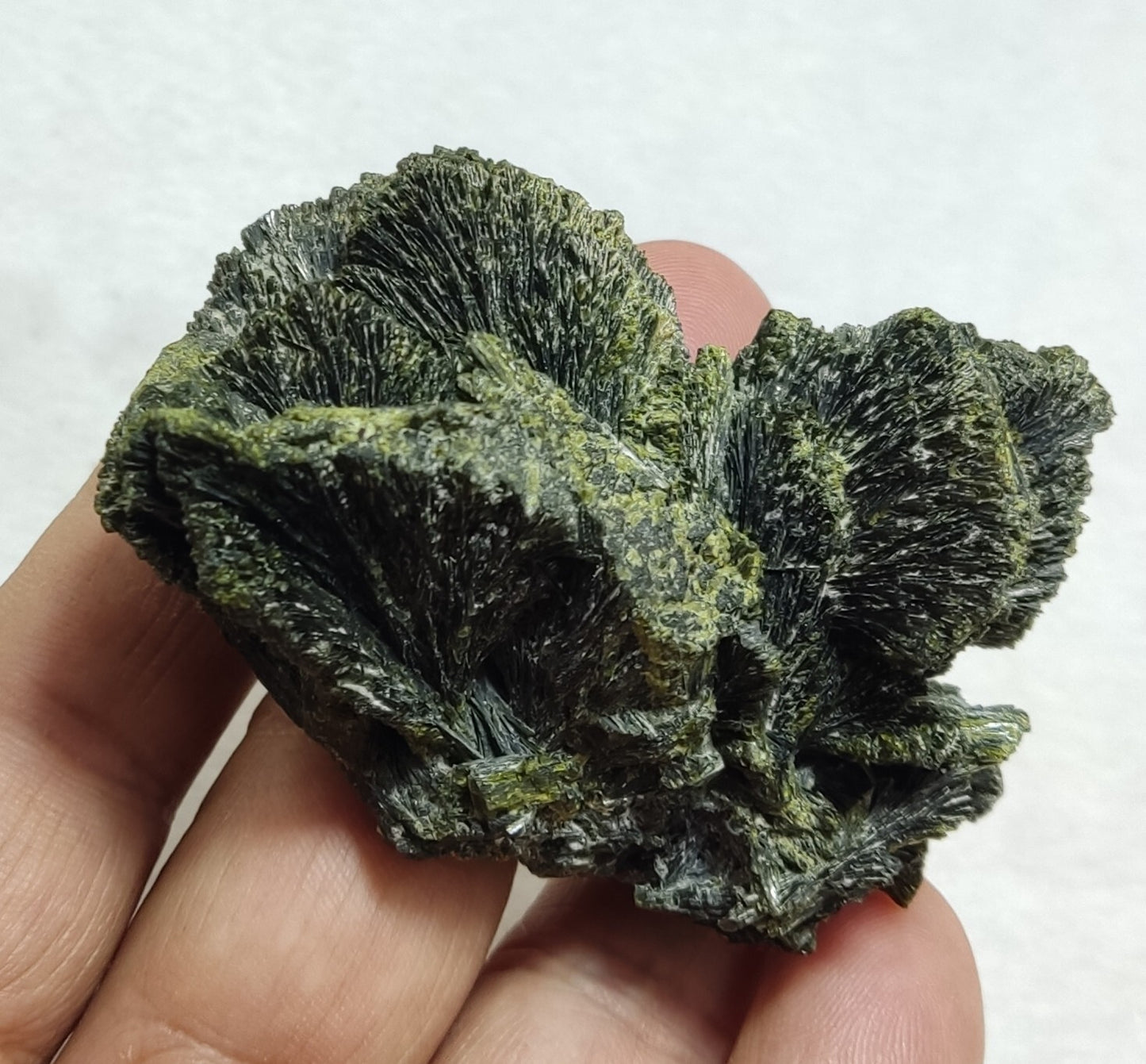 An aesthetic specimen of epidote crystal specimen 118 grams