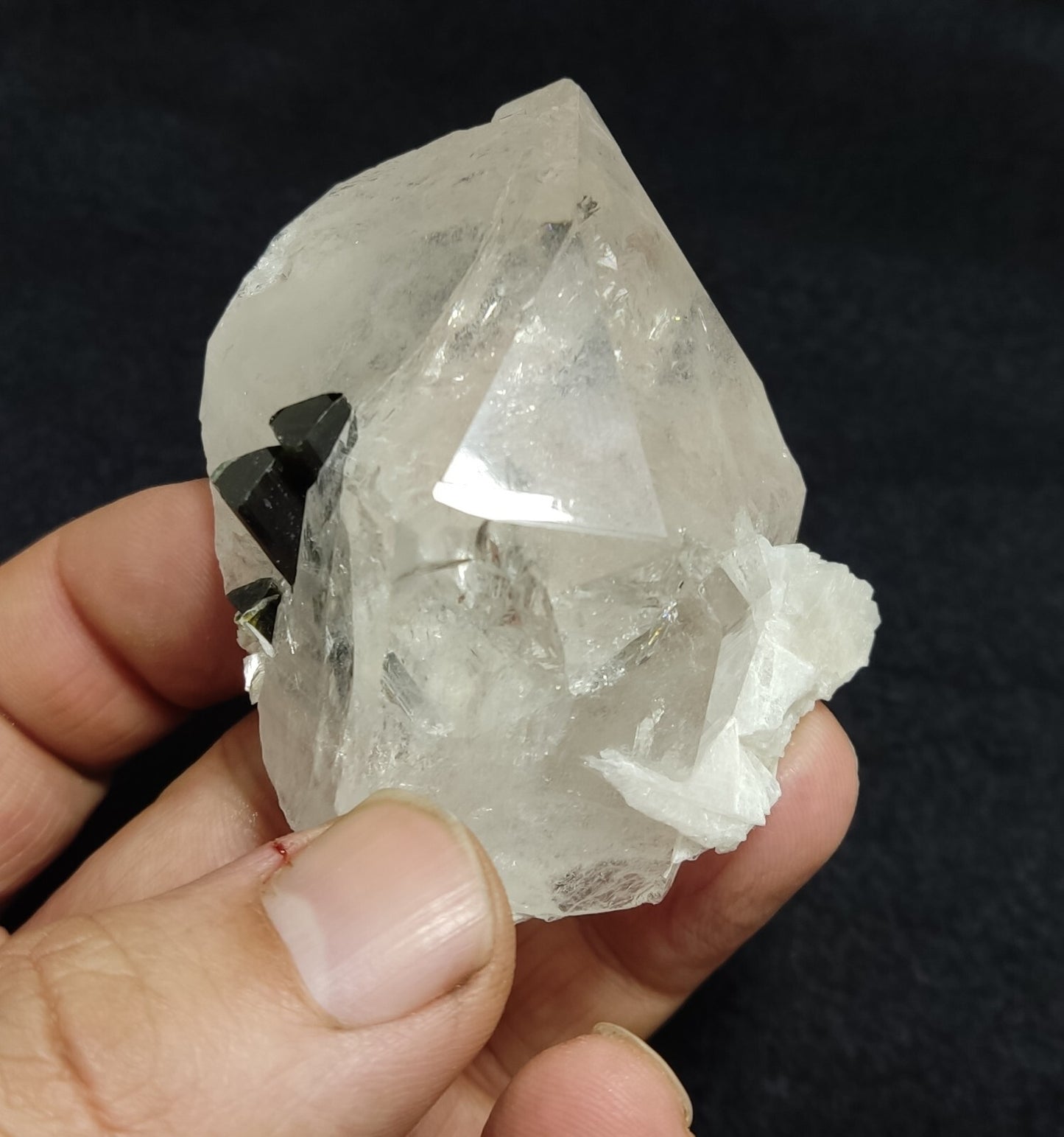 An amazing specimen of green cap Tourmalines on quartz 106 grams