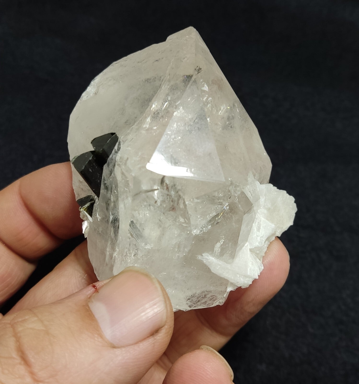 An amazing specimen of green cap Tourmalines on quartz 106 grams