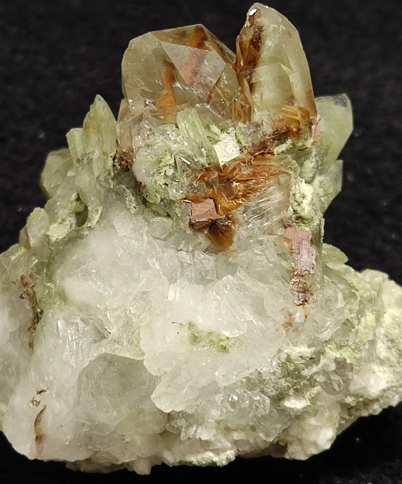 An Aesthetic terminated chlorite Quartz specimen with brookite 61 grams