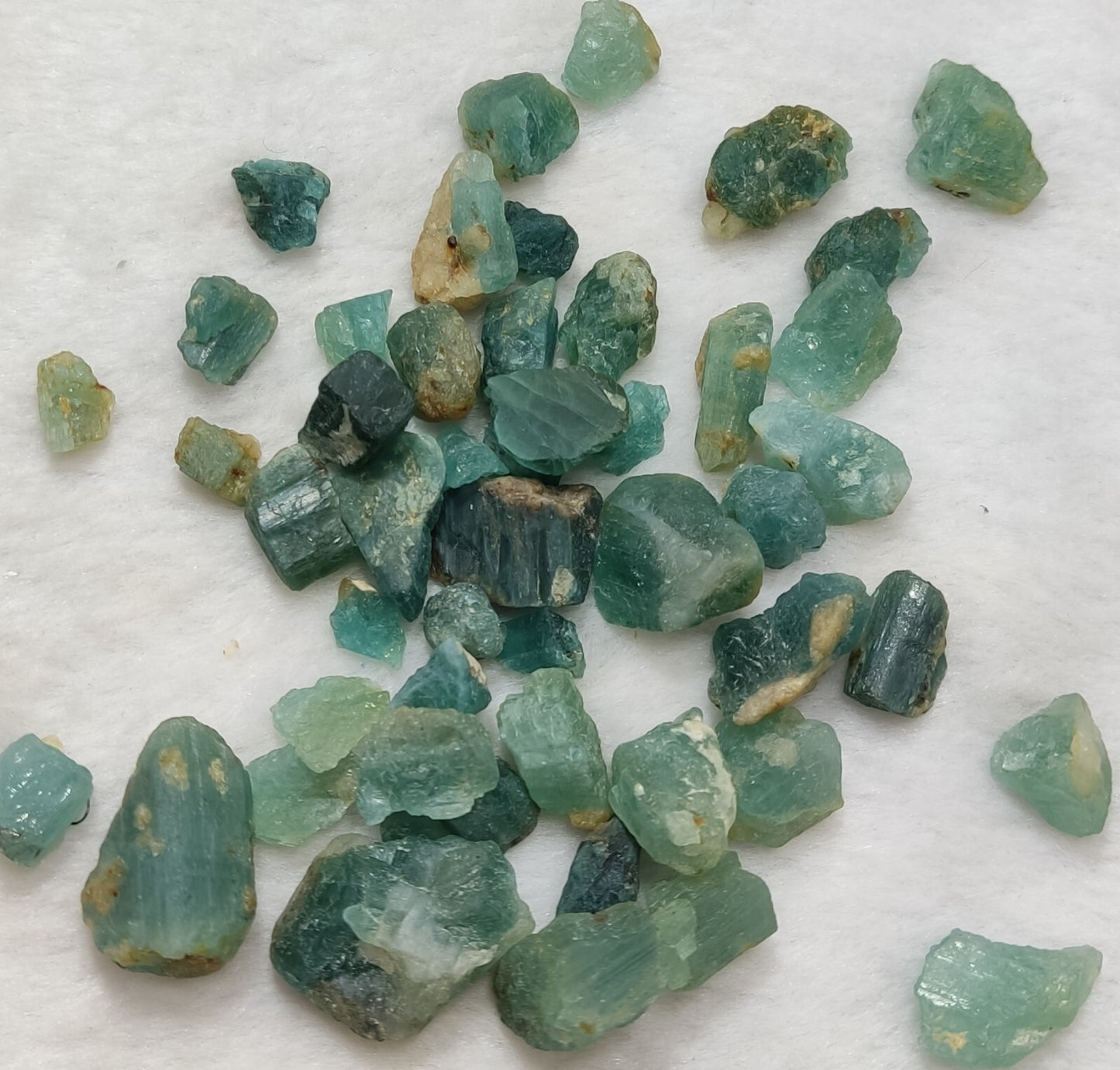 52 grams Rare grandidierite