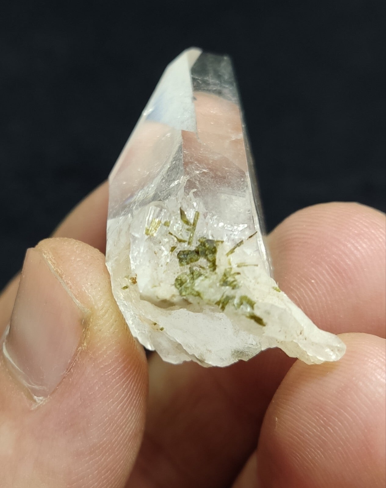 An Aesthetic terminated clear quartz with some epidote inclusions 20 grams
