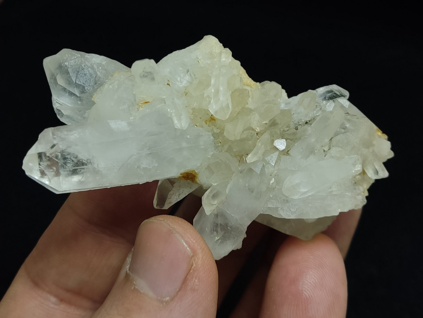 Natural quartz crystal cluster specimen 66 grams
