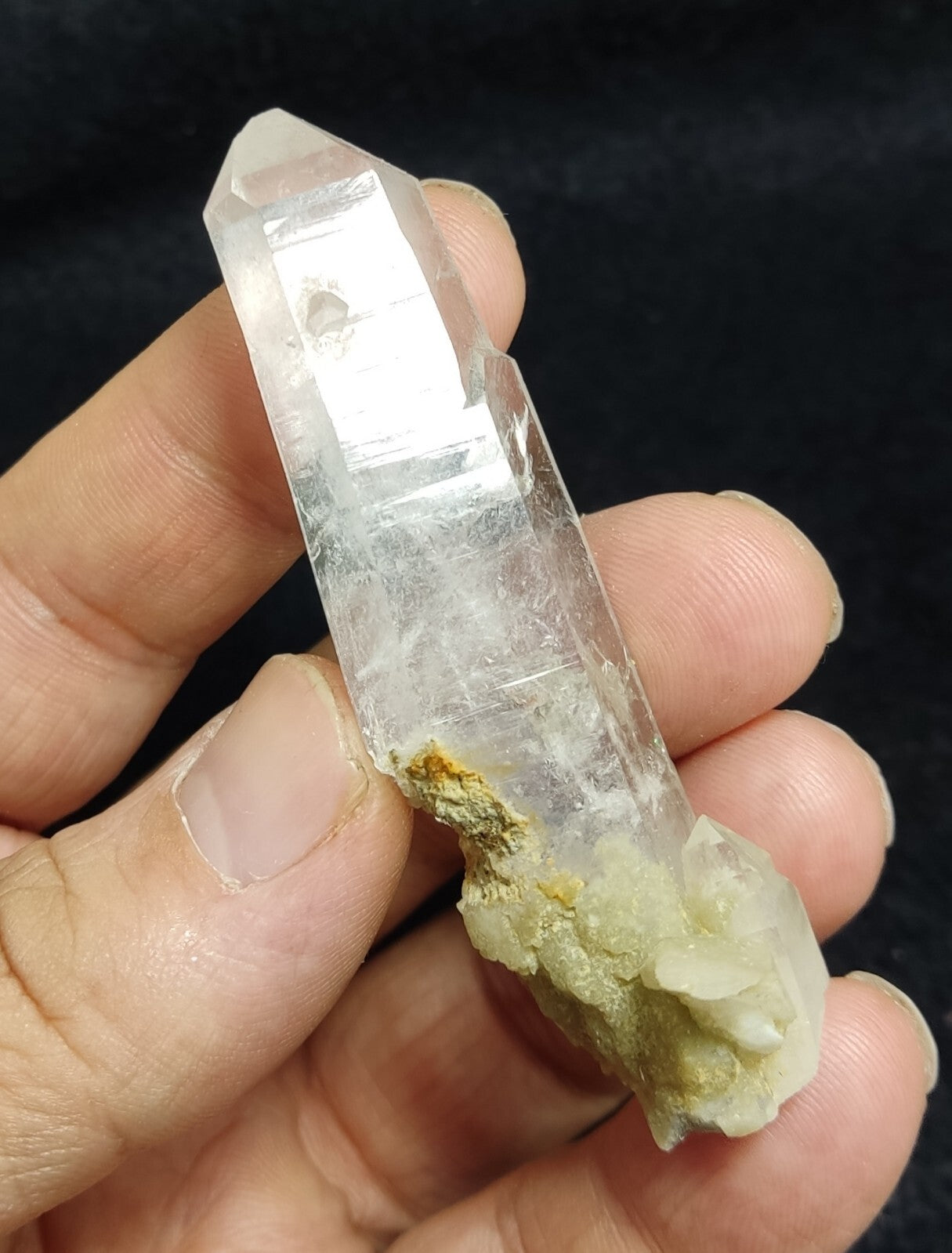 An Aesthetic Natural terminated Quartz crystal with chlorite inclusions 34 grams