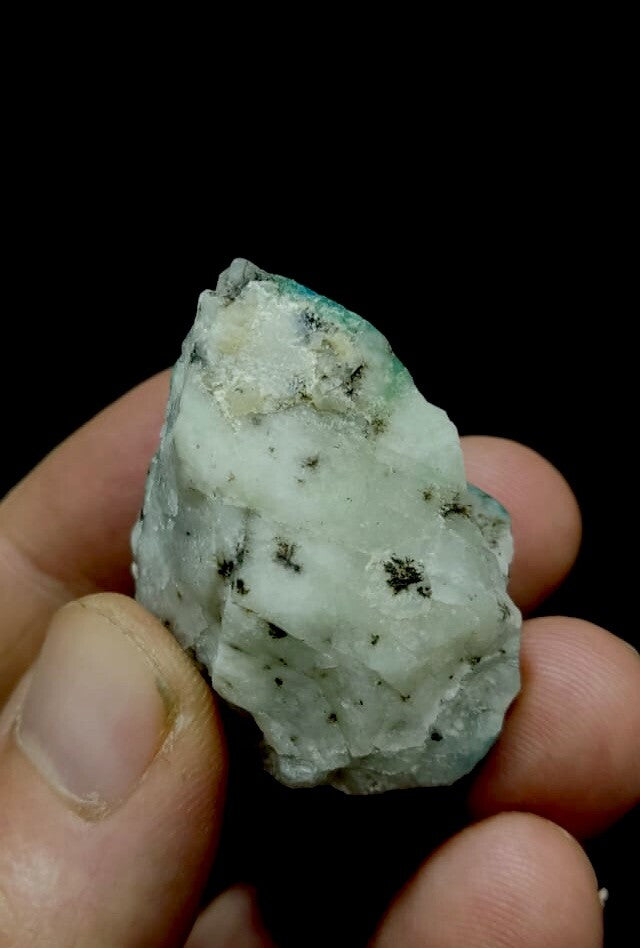 Partly Flourescent Lazurite /Sodalite 32 Grams.
