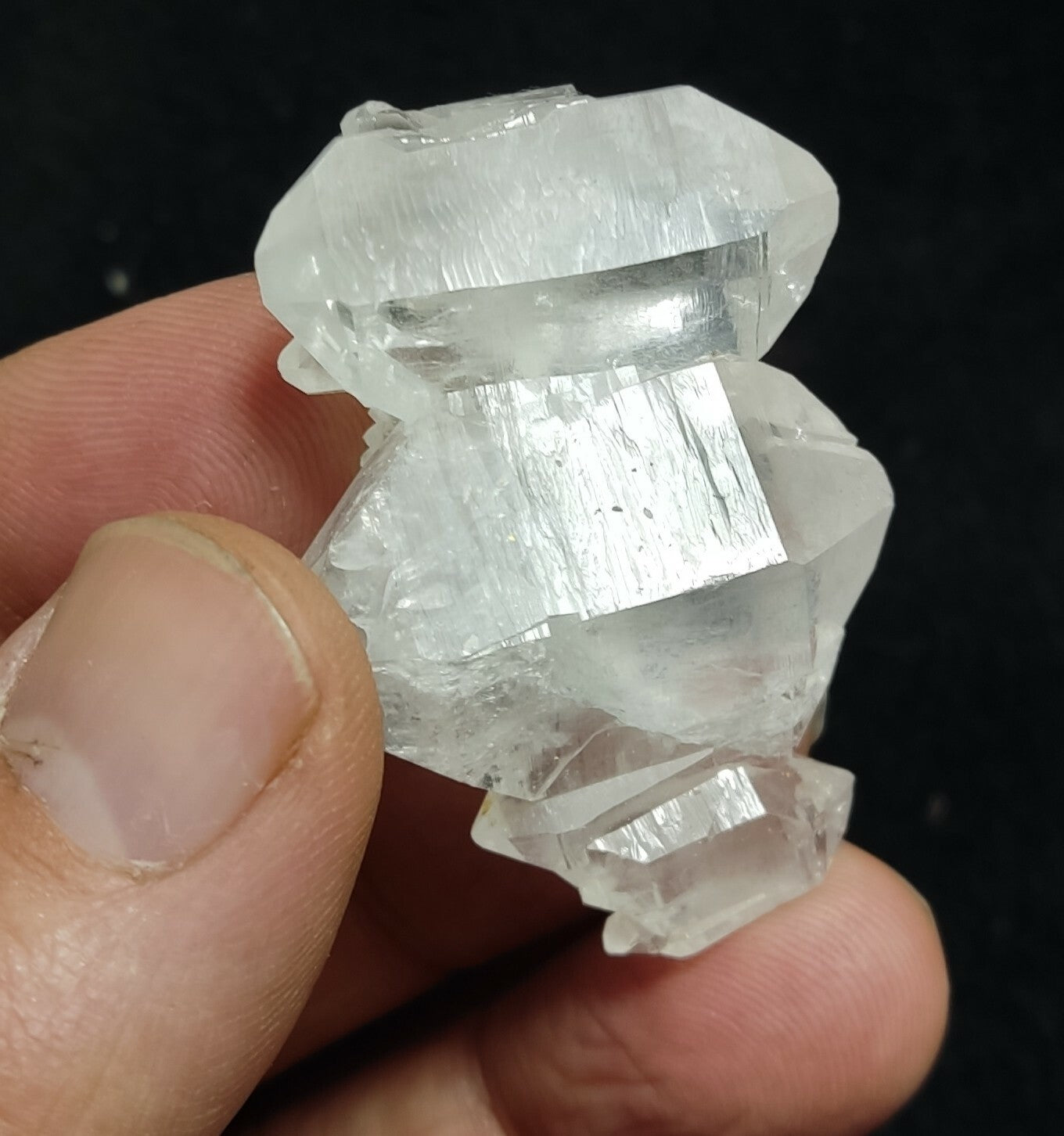 An amazing specimen of terminated faden Quartz crystal 21 grams