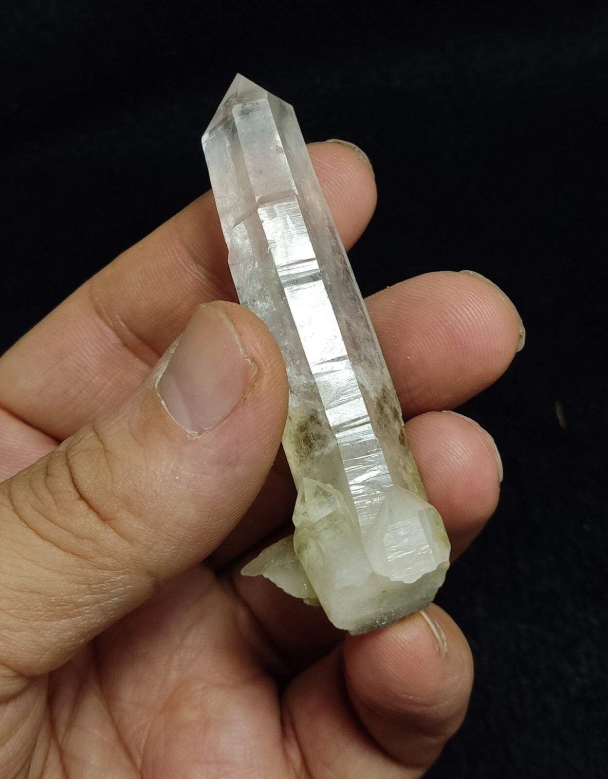An Aesthetic Natural terminated Quartz crystal with chlorite inclusions 34 grams