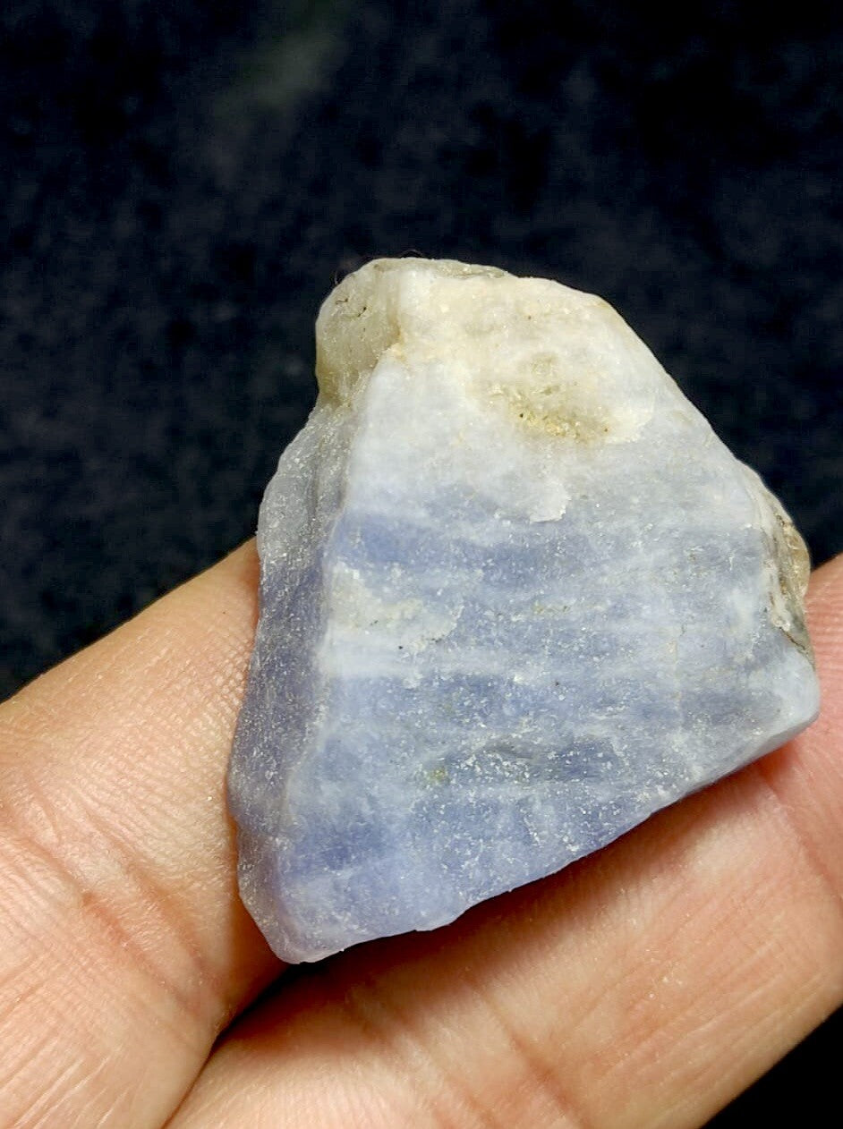 Natural Fluorescent Hackmanite 18 Grams.