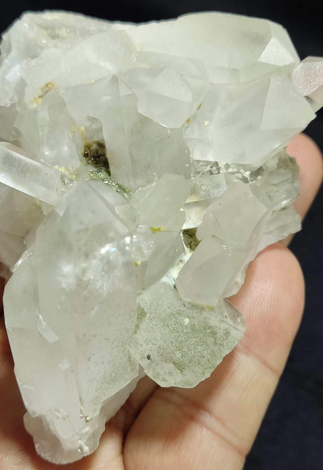 An Aesthetic terminated specimen of Quartz cluster 201 grams