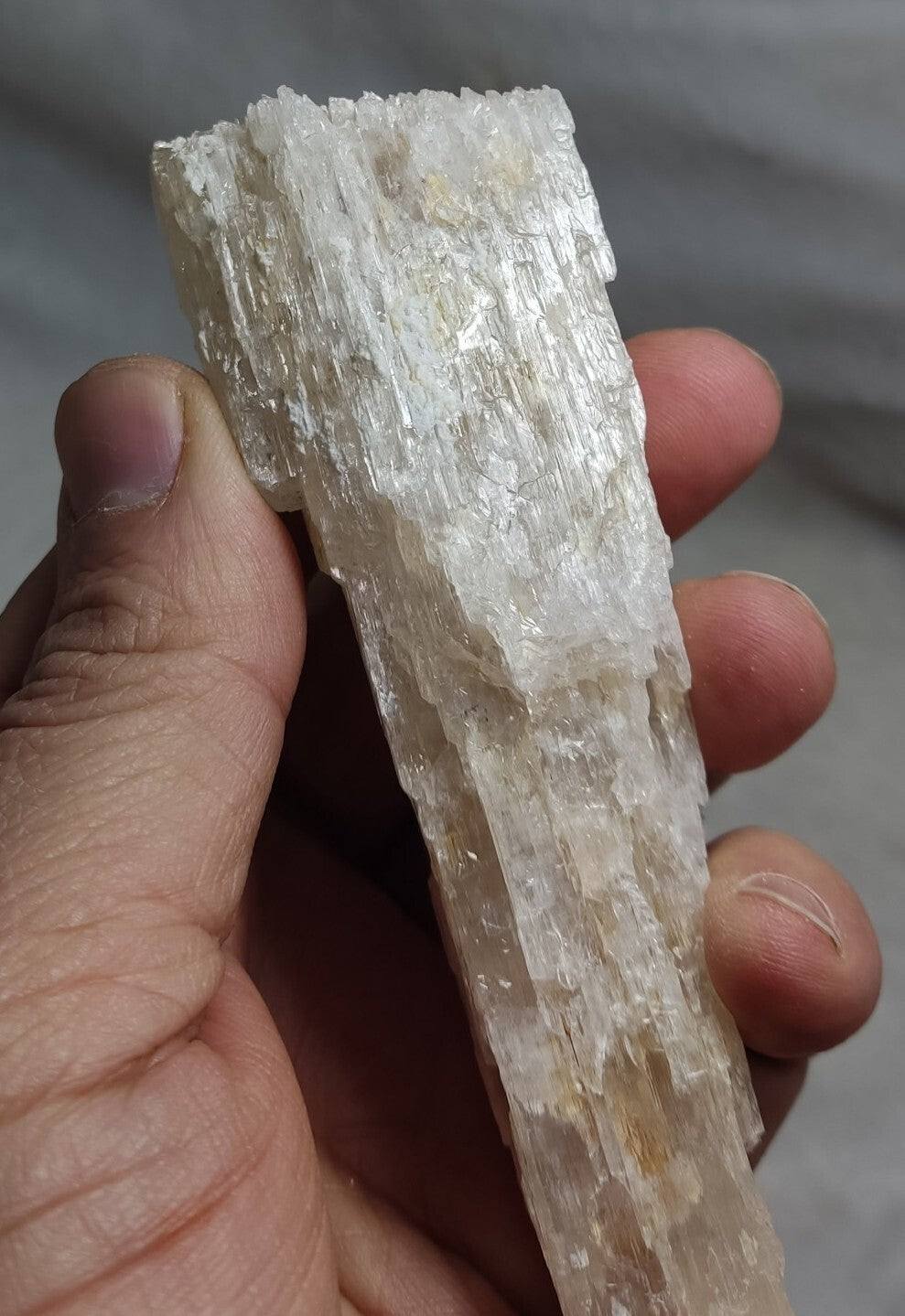 A very Aesthetic Natural elongated fully etched spodumene crystal 200 grams