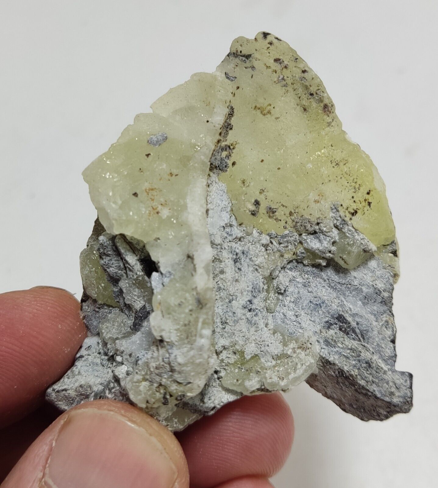 An Aesthetic Natural specimen of brucite with chromite 35 grams