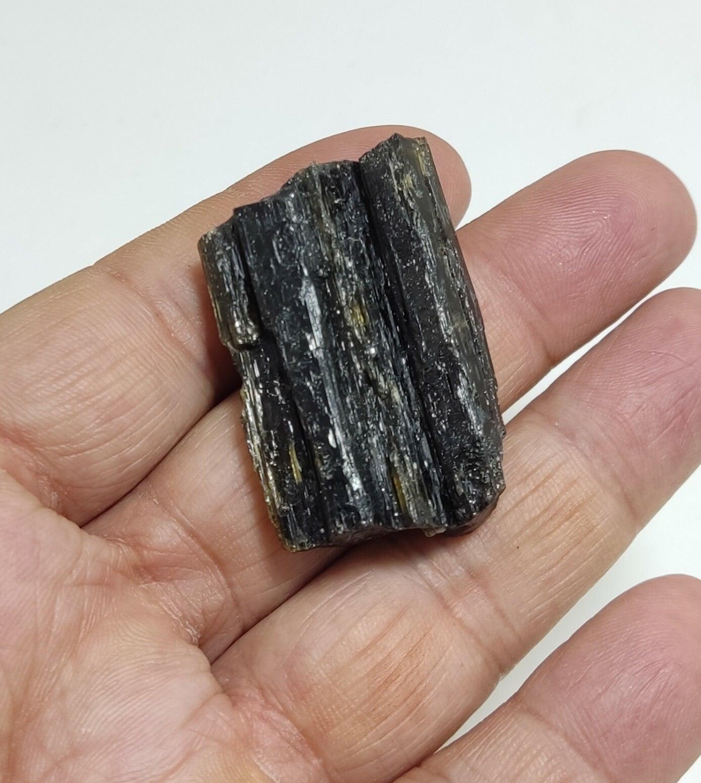 An aesthetic specimen of epidote crystal 27 grams