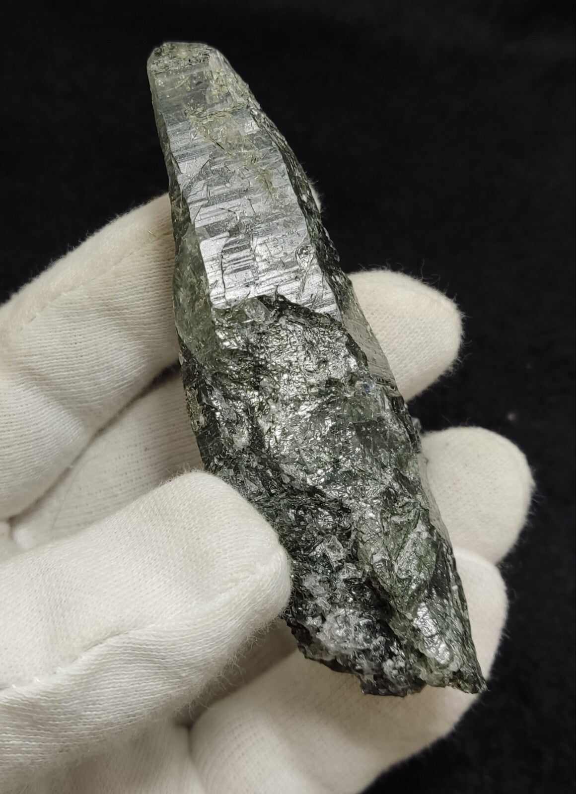 An Aesthetic Natural terminated Chlorite Quartz crystal specimen 88 grams