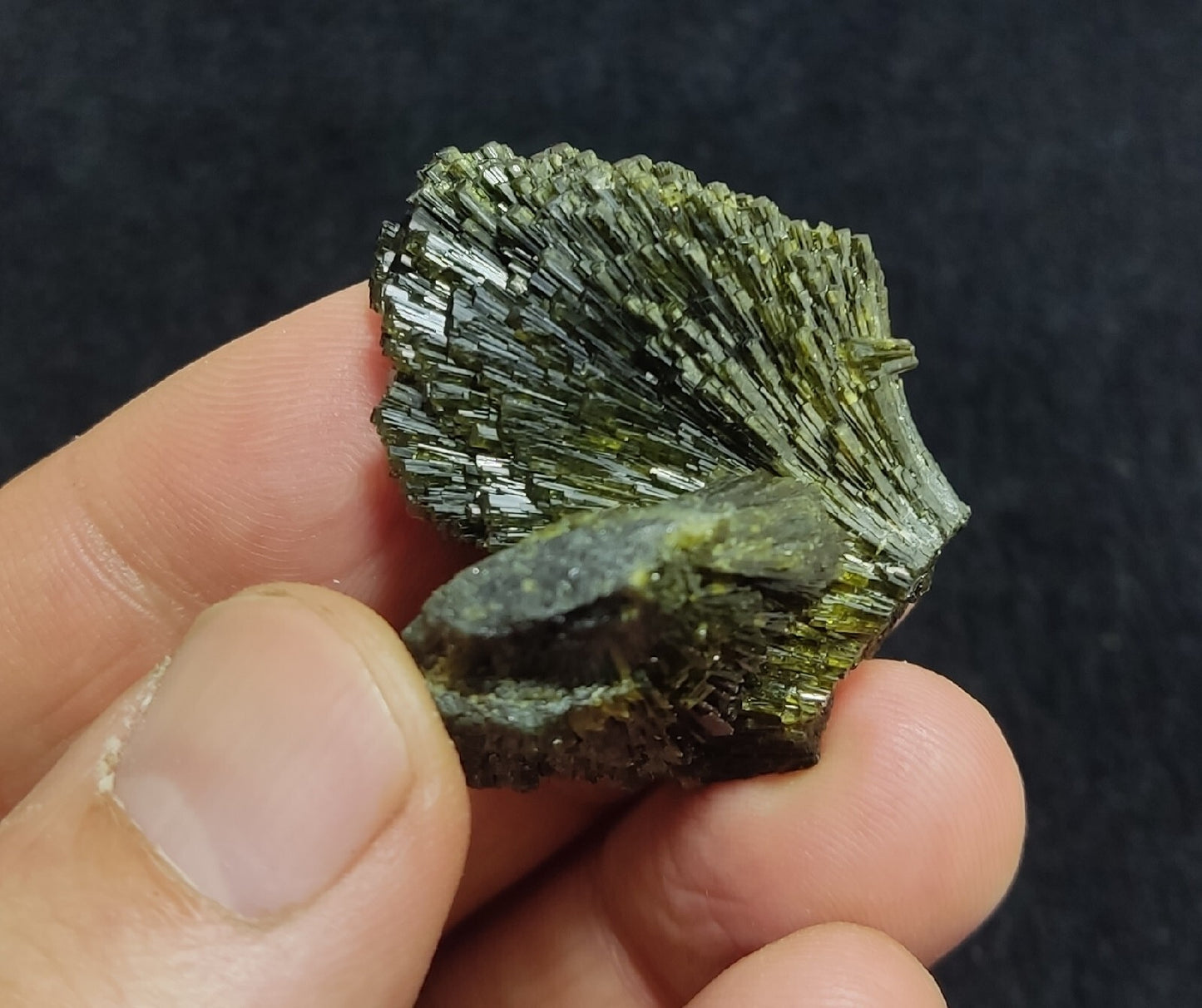 Single natural Epidote Crystal spray formations 24 grams