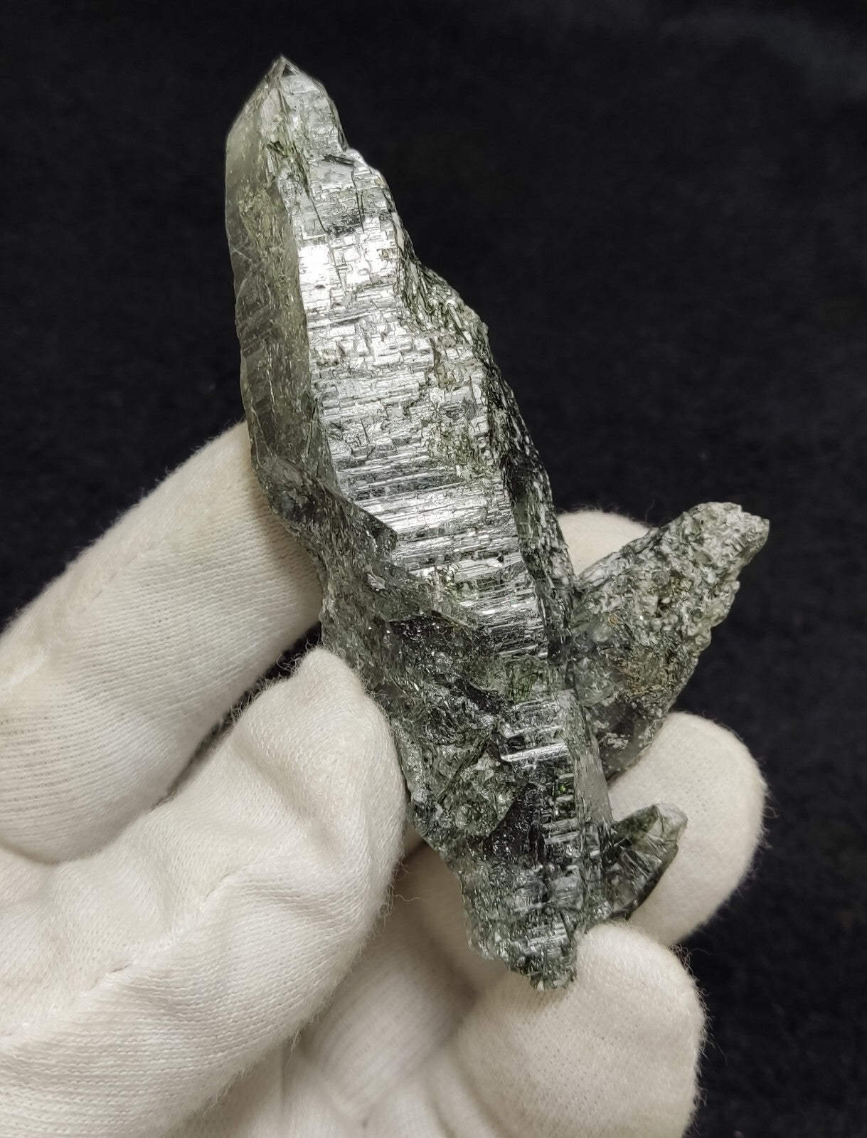 An Aesthetic Natural terminated Chlorite Quartz crystal specimen 88 grams