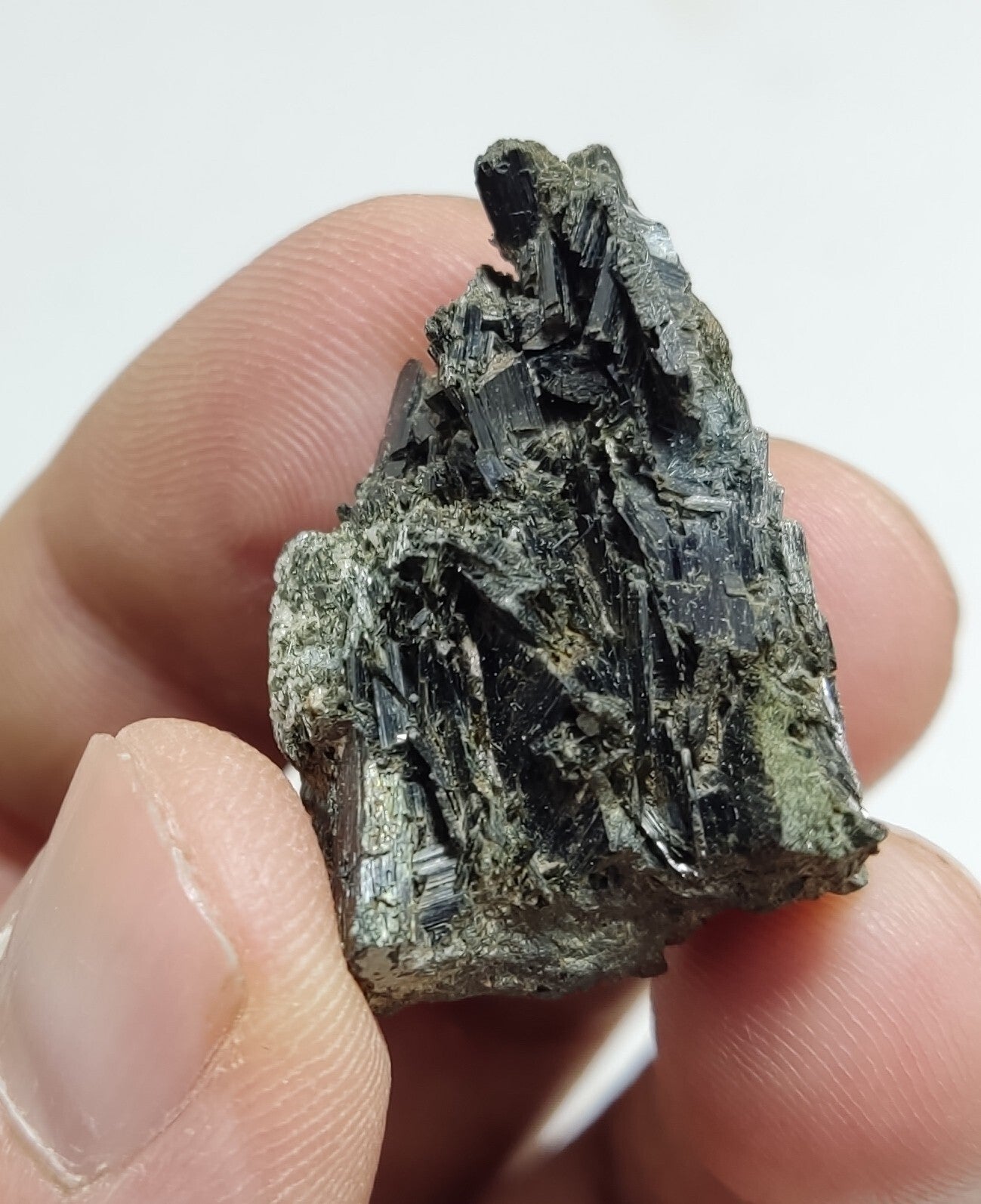 An aesthetic specimen of terminated aegirine crystal cluster 12 grams