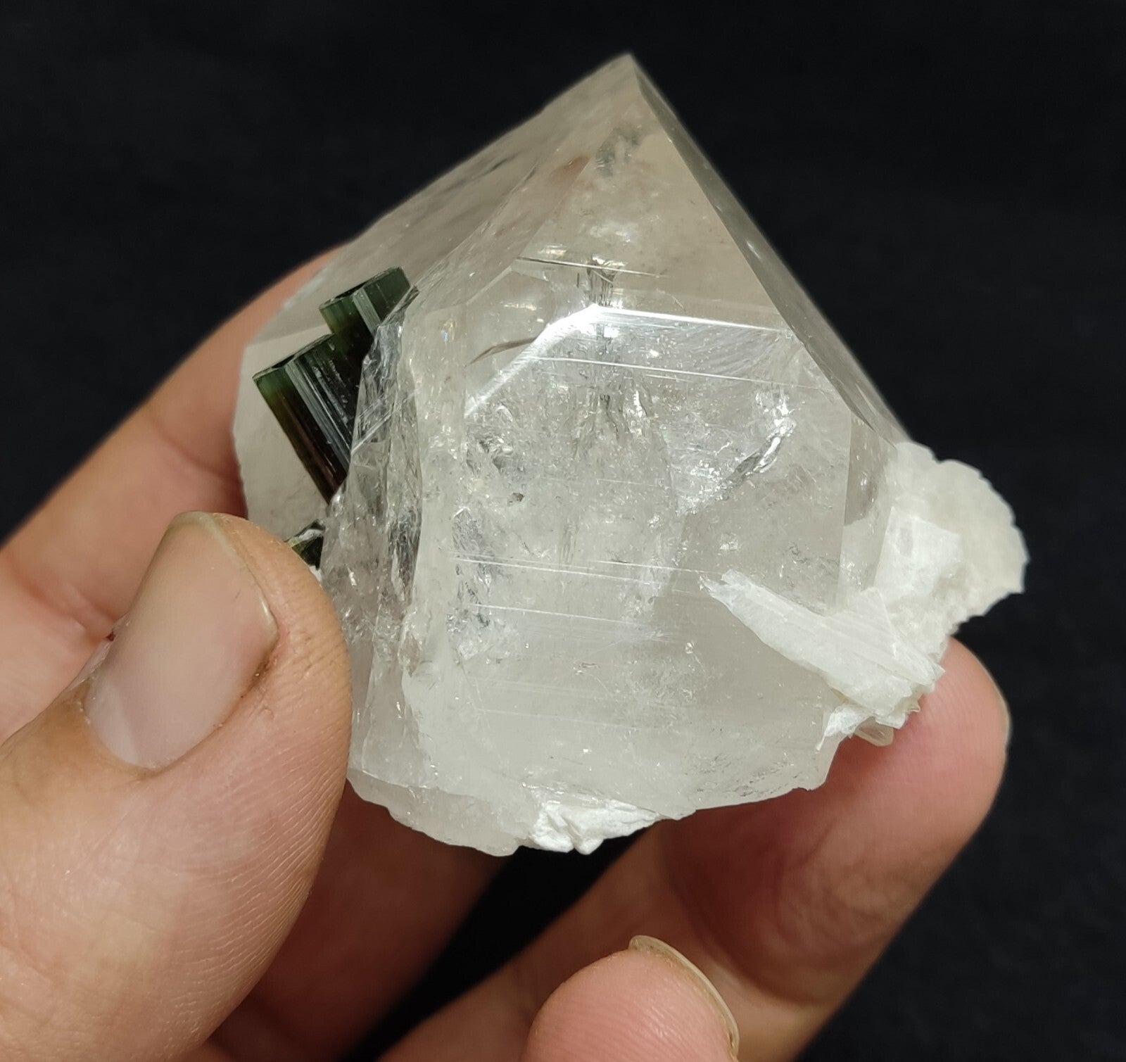 An amazing specimen of green cap Tourmalines on quartz 106 grams