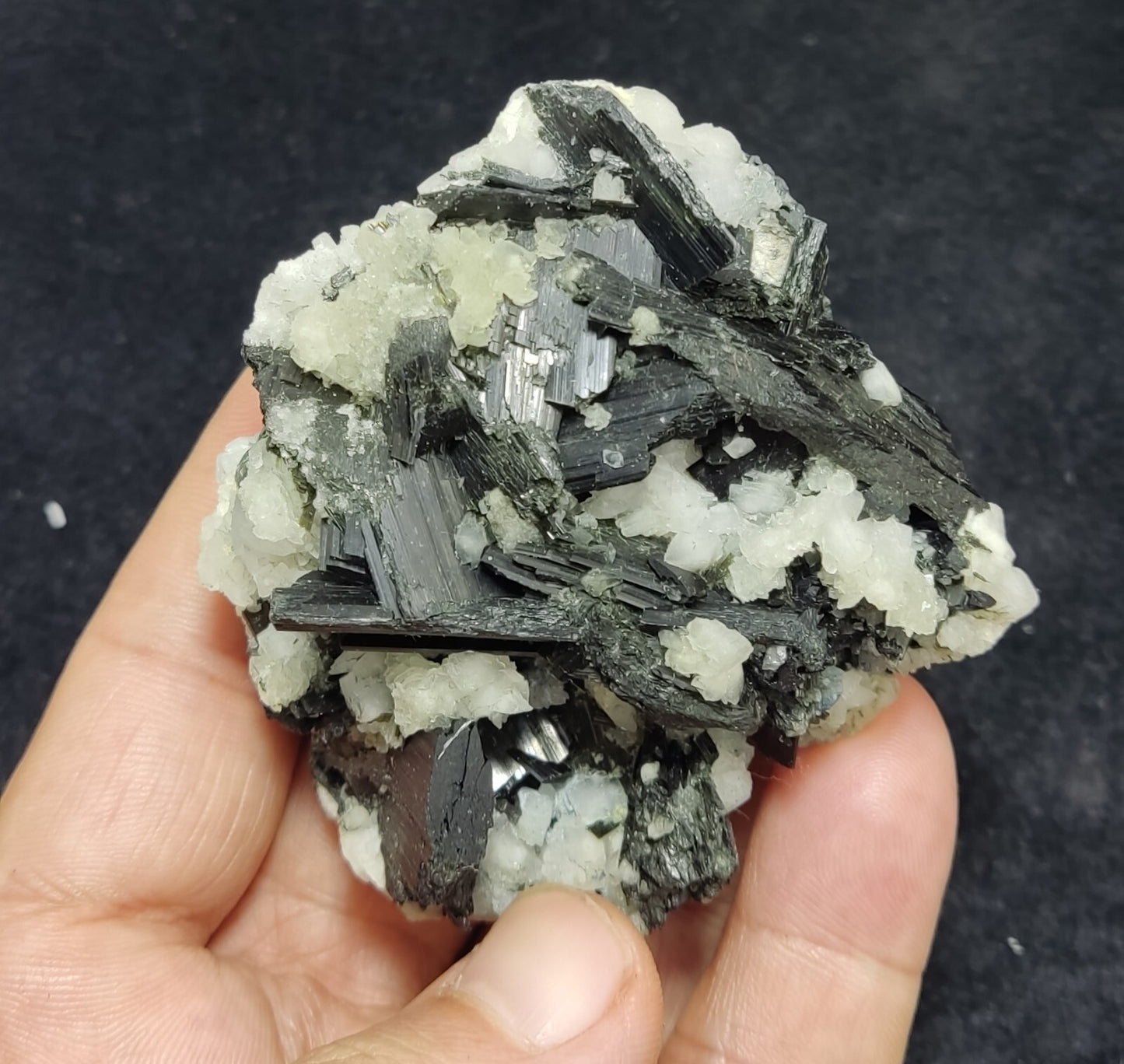 A very Aesthetic  Natural terminated aegirine specimen with albite 161 gram