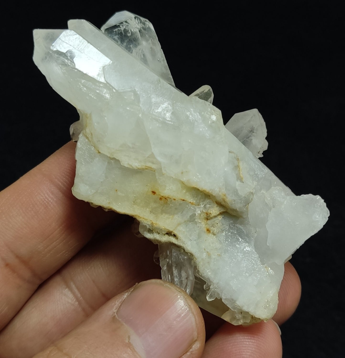 Natural quartz crystal cluster specimen 66 grams