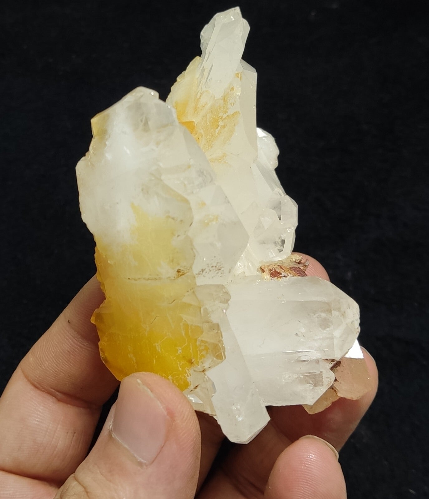 An Aesthetic terminated specimen of Quartz cluster 162 grams