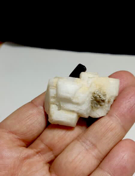 Tourmaline on albite 36g, 5x3x2.5cm