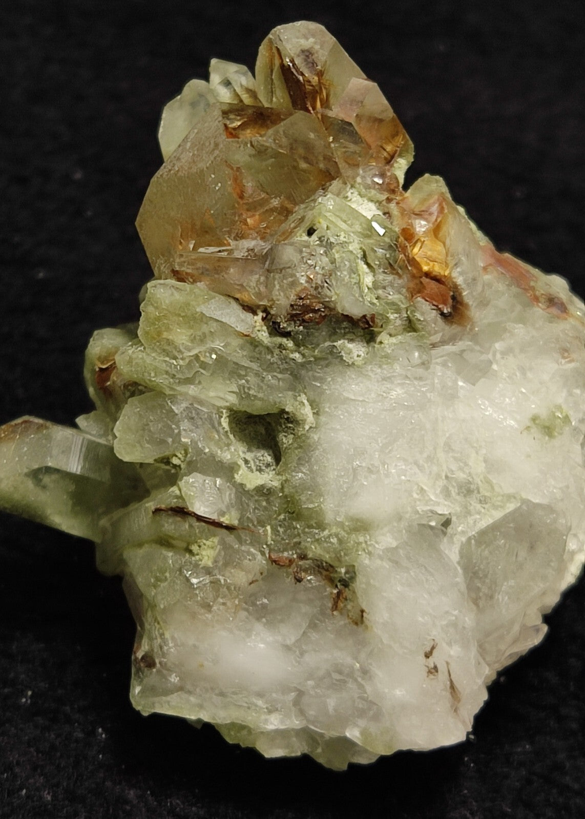An Aesthetic terminated chlorite Quartz specimen with brookite 61 grams