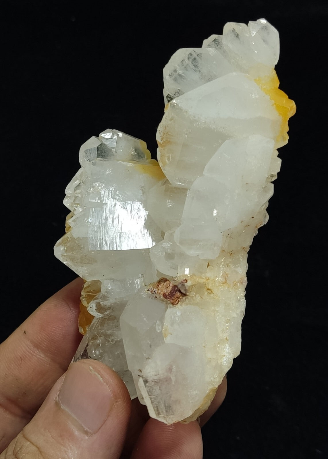An Aesthetic terminated specimen of Quartz cluster 162 grams