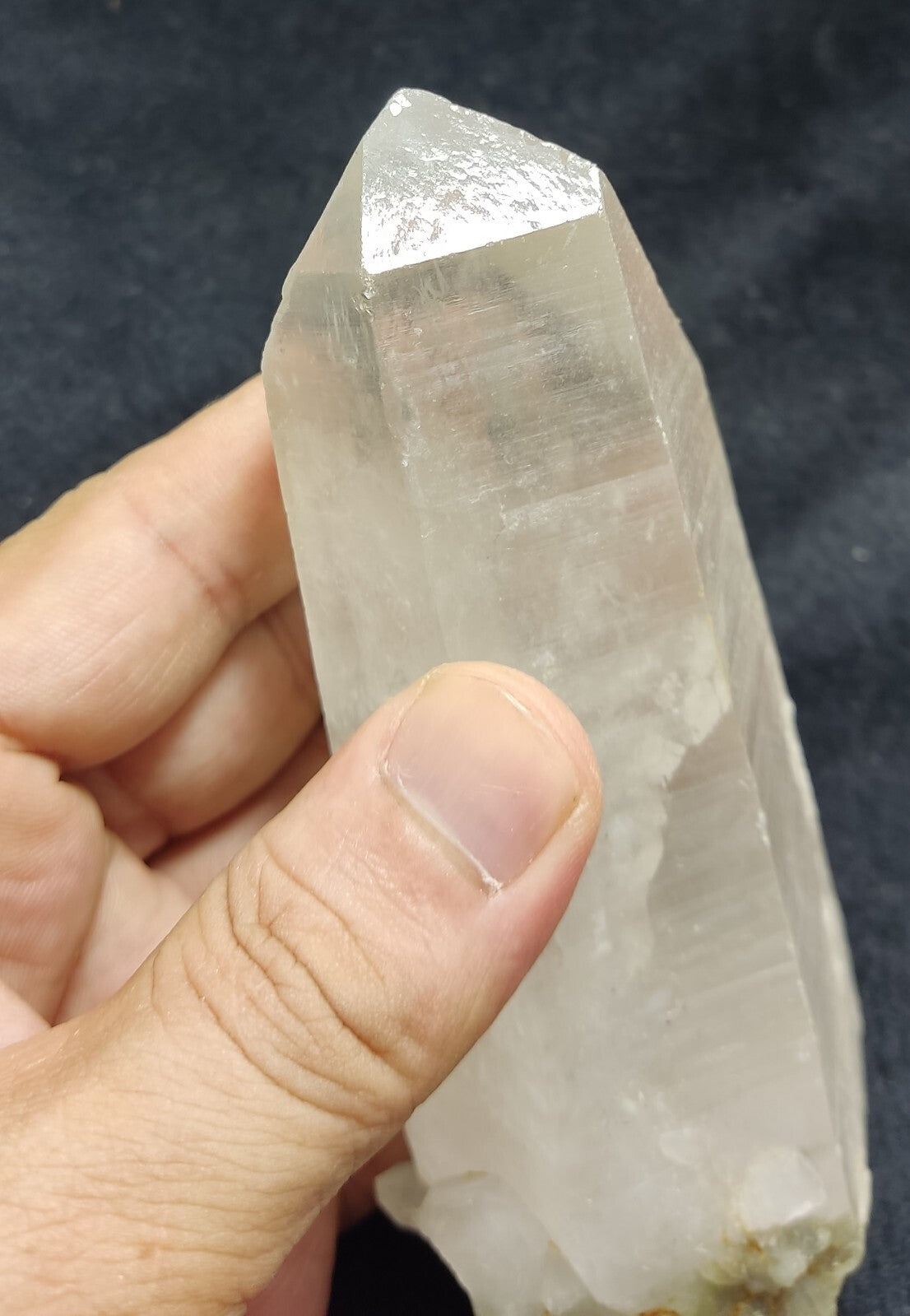 An Aesthetic terminated specimen of Quartz crystal 463 grams