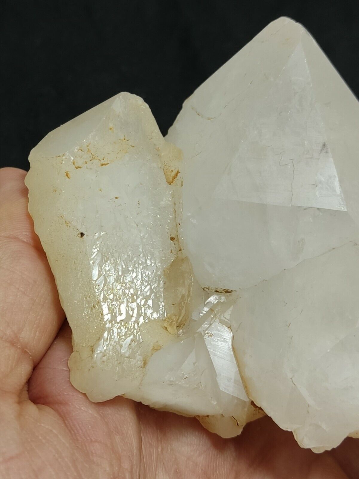 A very Aesthetic Natural beautifully terminated Quartz crystal 266 grams