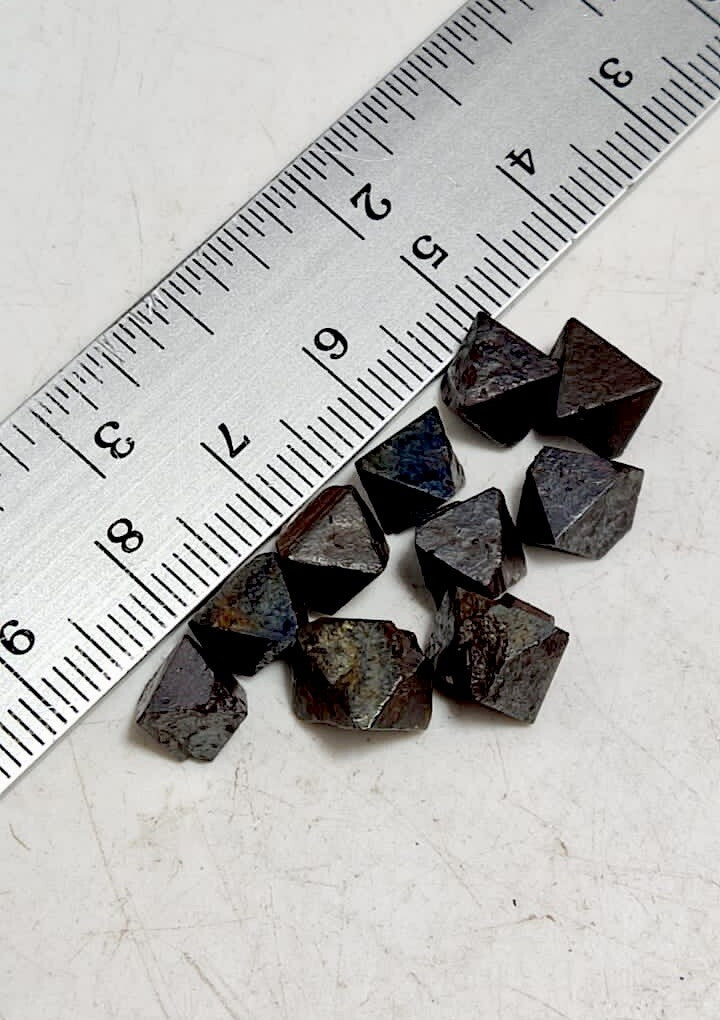 10 Pieces Of Octahedron Magnetite Crystals.