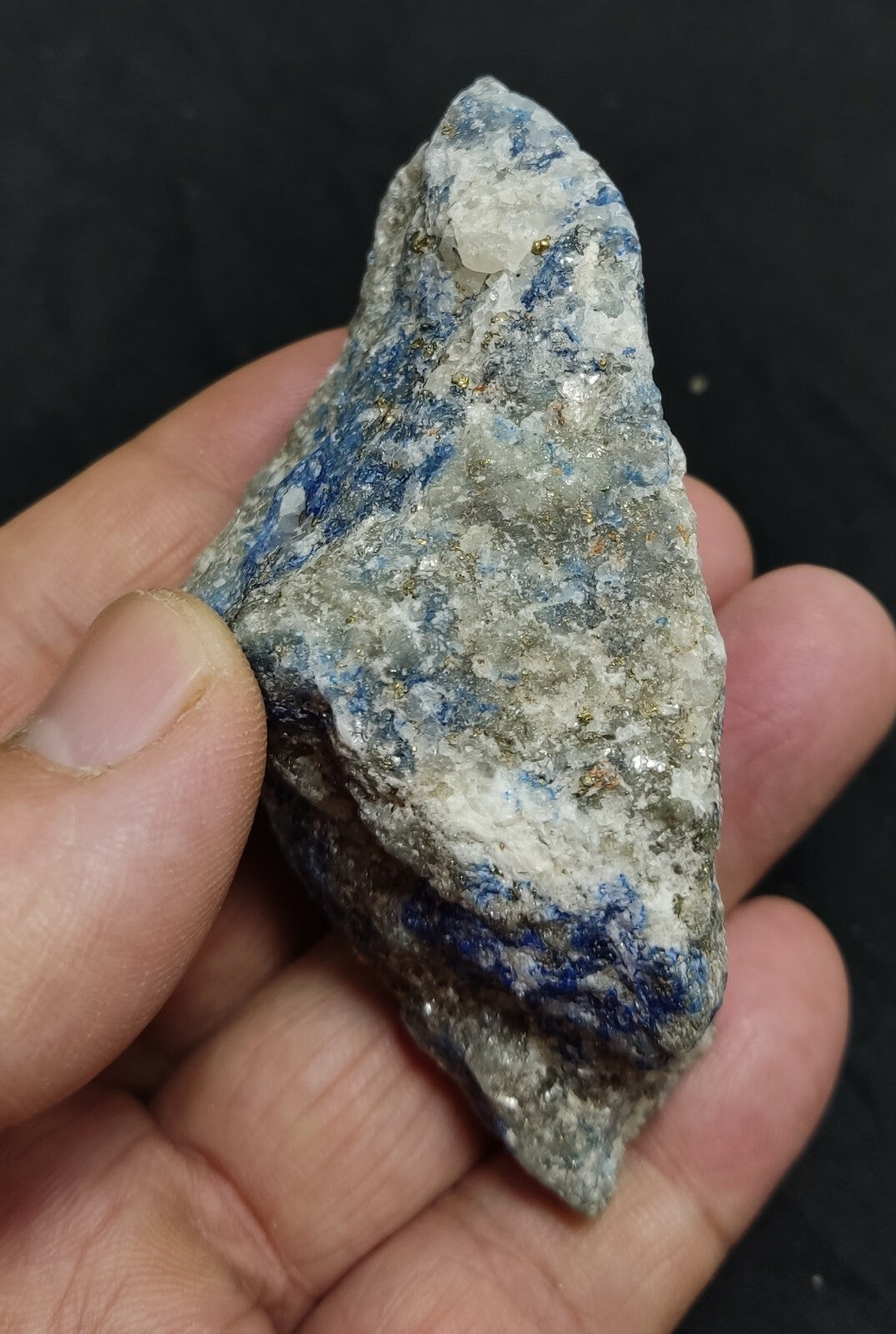 Amazing specimen of fluorescent sodalite-Lazurite on matrix with pyrite 119 gram