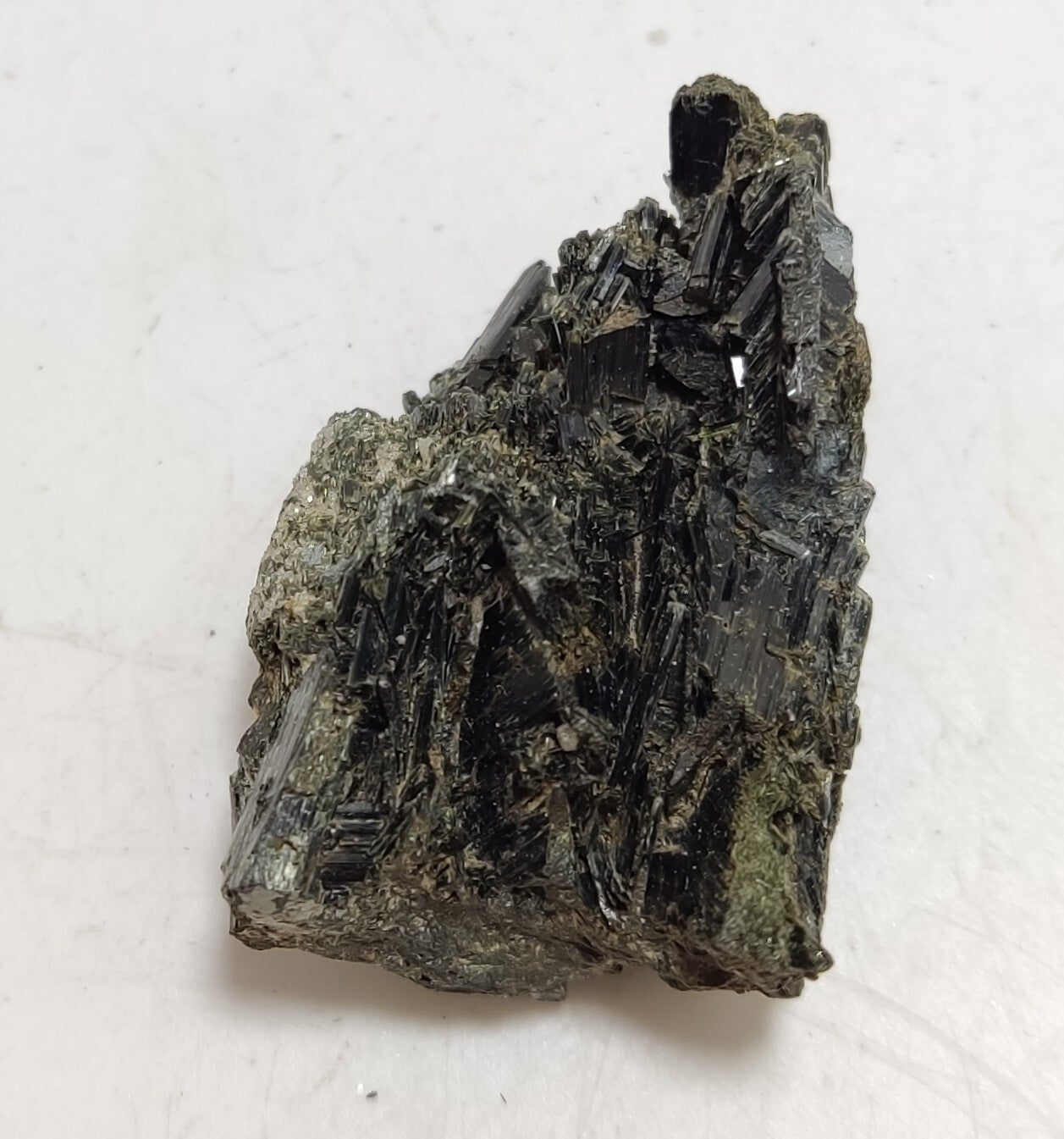 An aesthetic specimen of terminated aegirine crystal cluster 12 grams