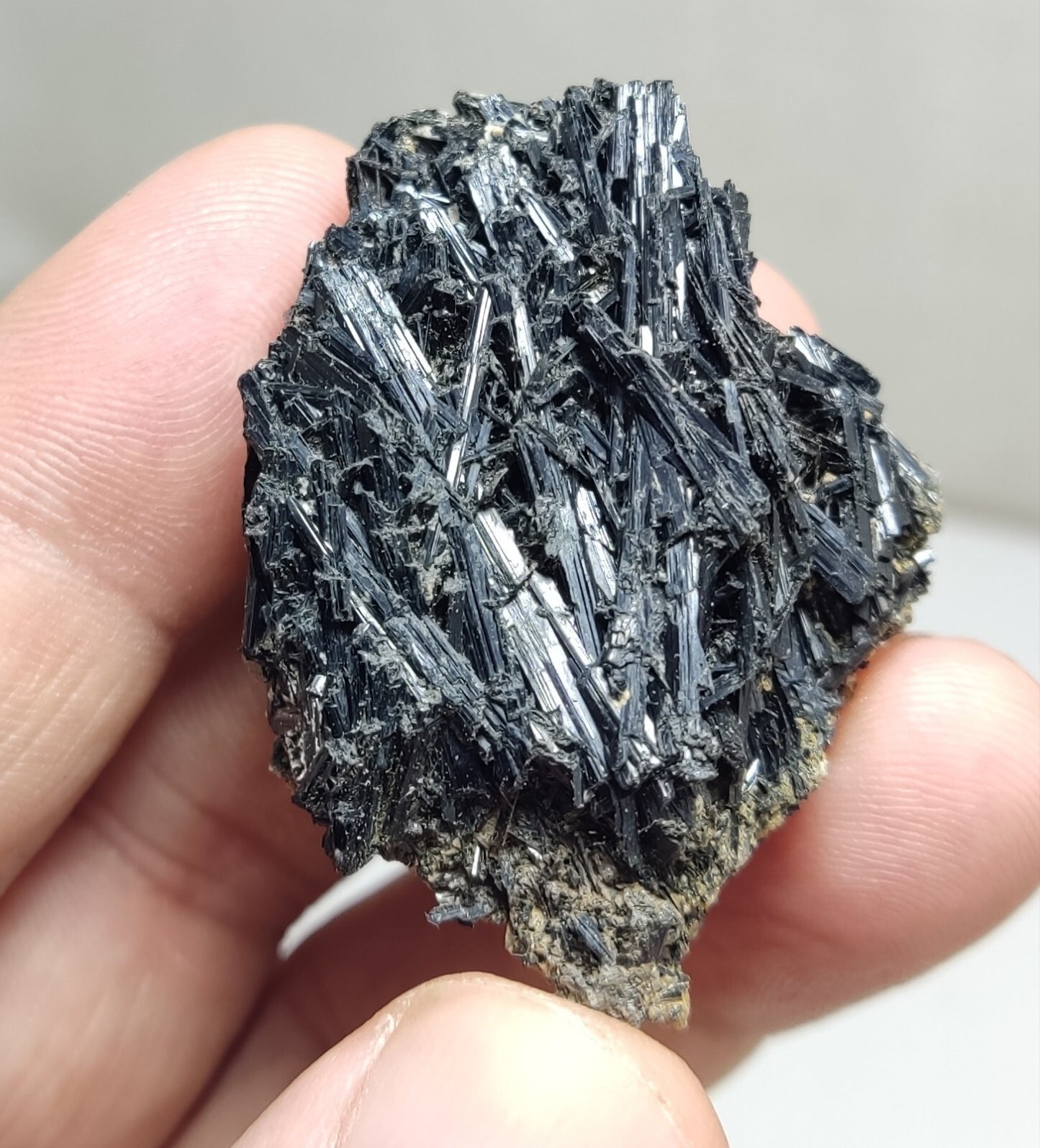 An aesthetic specimen of terminated aegirine crystals cluster 25 grams