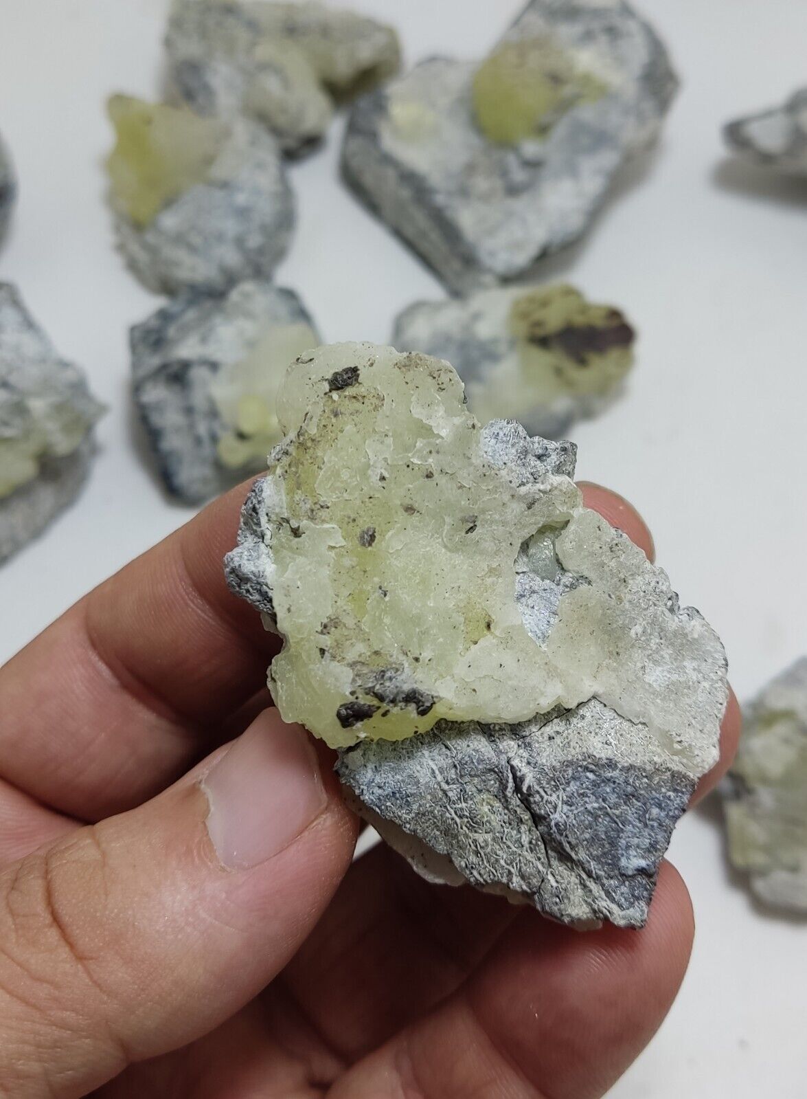 1130 grams Brucite on matrix with chromite