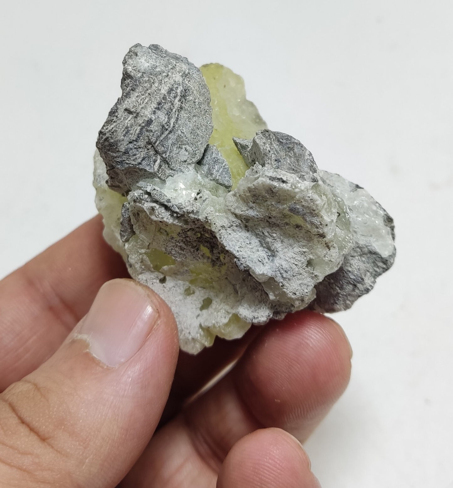 An Aesthetic Natural specimen of brucite with chromite 73 grams