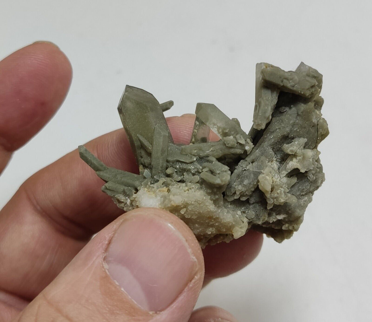 A very Aesthetic Natural beautifully terminated Chlorite Quartz cluster 33 grams