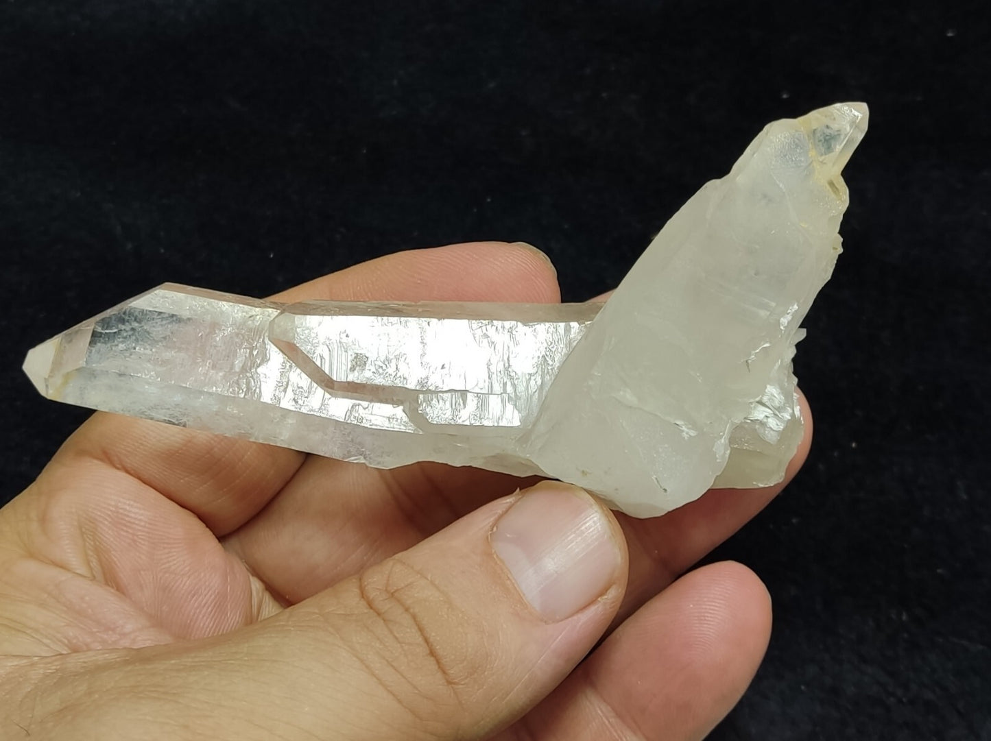 An Aesthetic specimen of quartz crystal specimen 76 grams