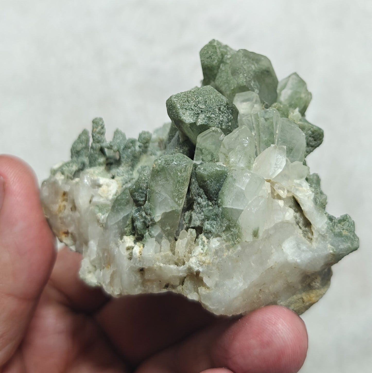 Natural beautifully terminated Chlorite Quartz crystals cluster 162 grams