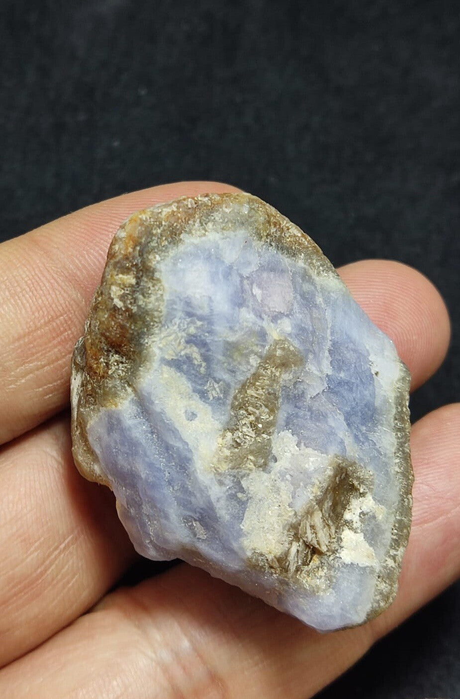 Natural Fluorescent Hackmanite 39 Grams.