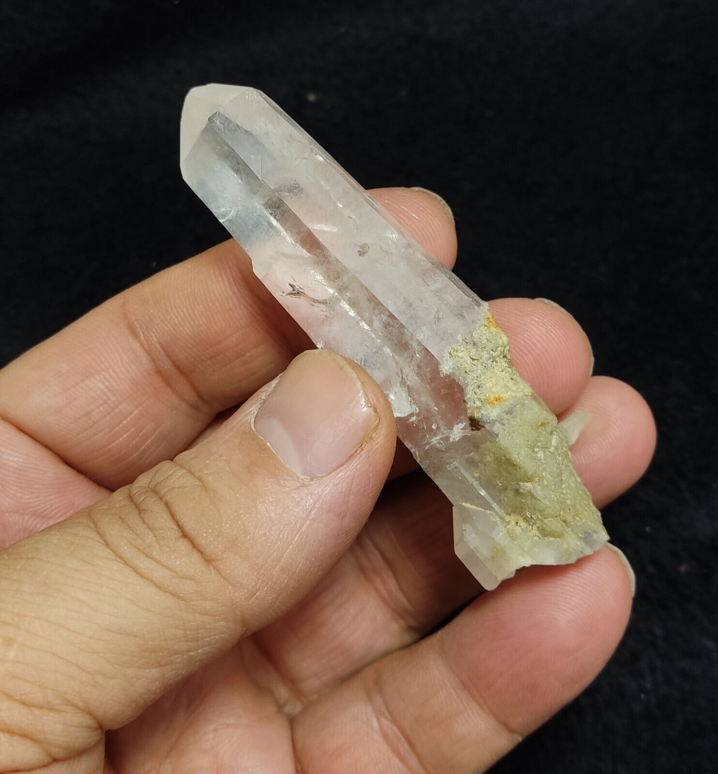 An Aesthetic Natural terminated Quartz crystal with chlorite inclusions 34 grams