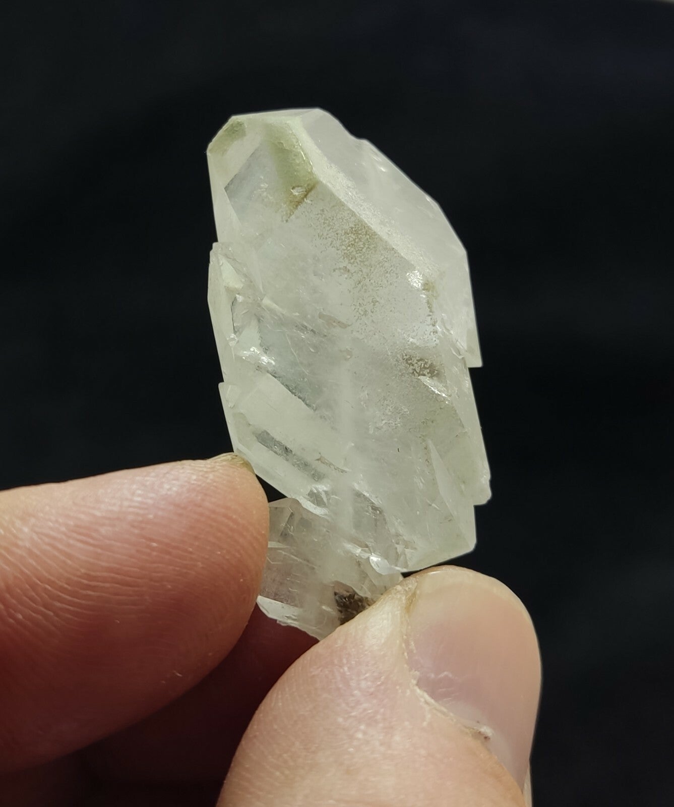 An amazing specimen of terminated faden Quartz crystal 14 grams