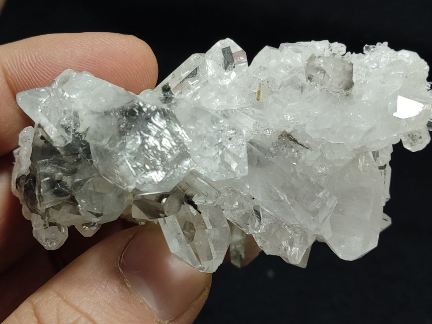 A very Aesthetic Natural terminated brookite included Quartz cluster 114 grams