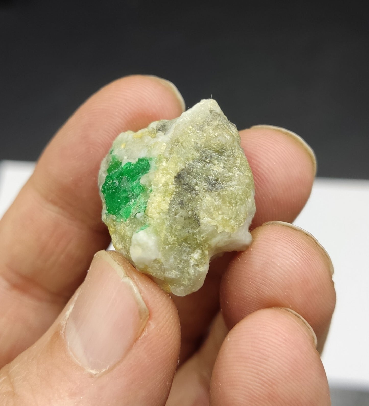 An Aesthetic miniature specimen of emerald in matrix 16 grams