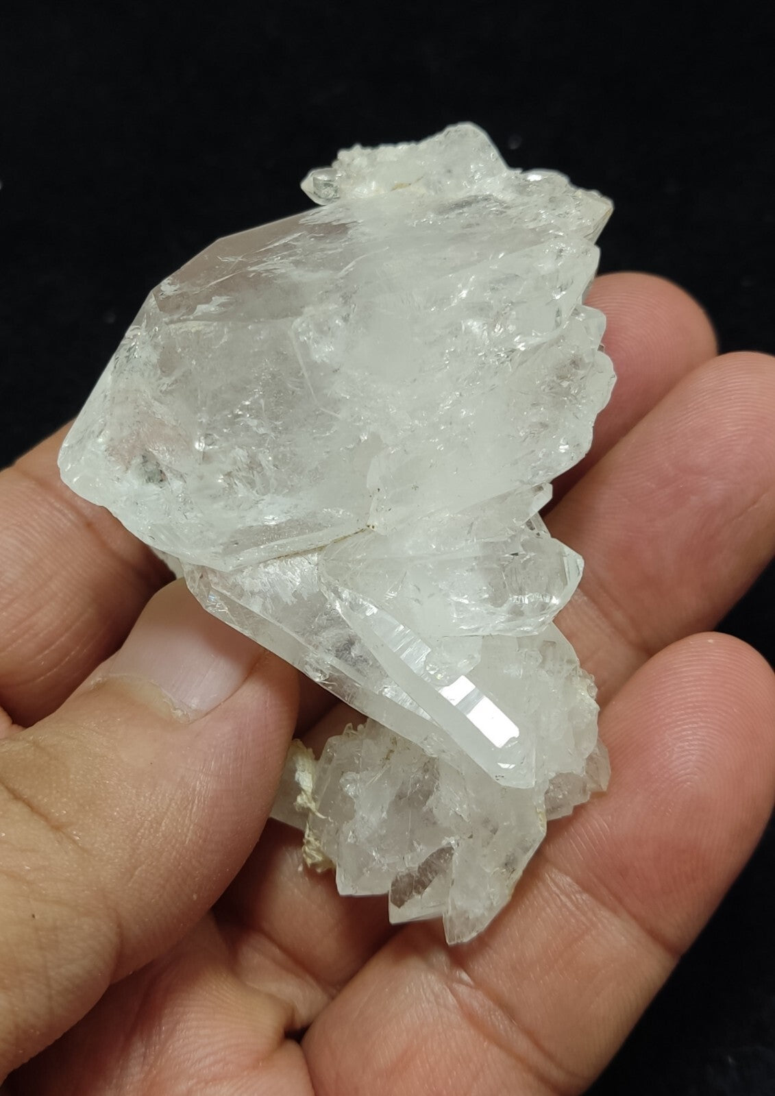 An Aesthetic terminated specimen of Quartz 91 grams