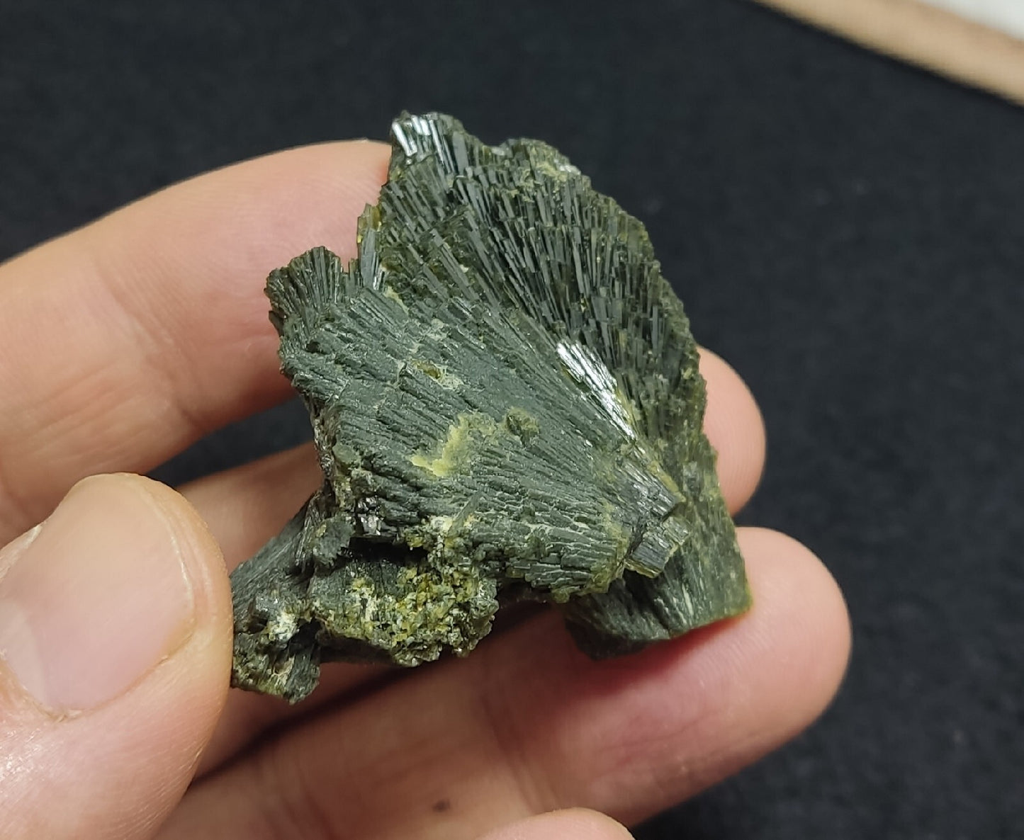 Single natural Epidote Crystal spray formations 39 grams