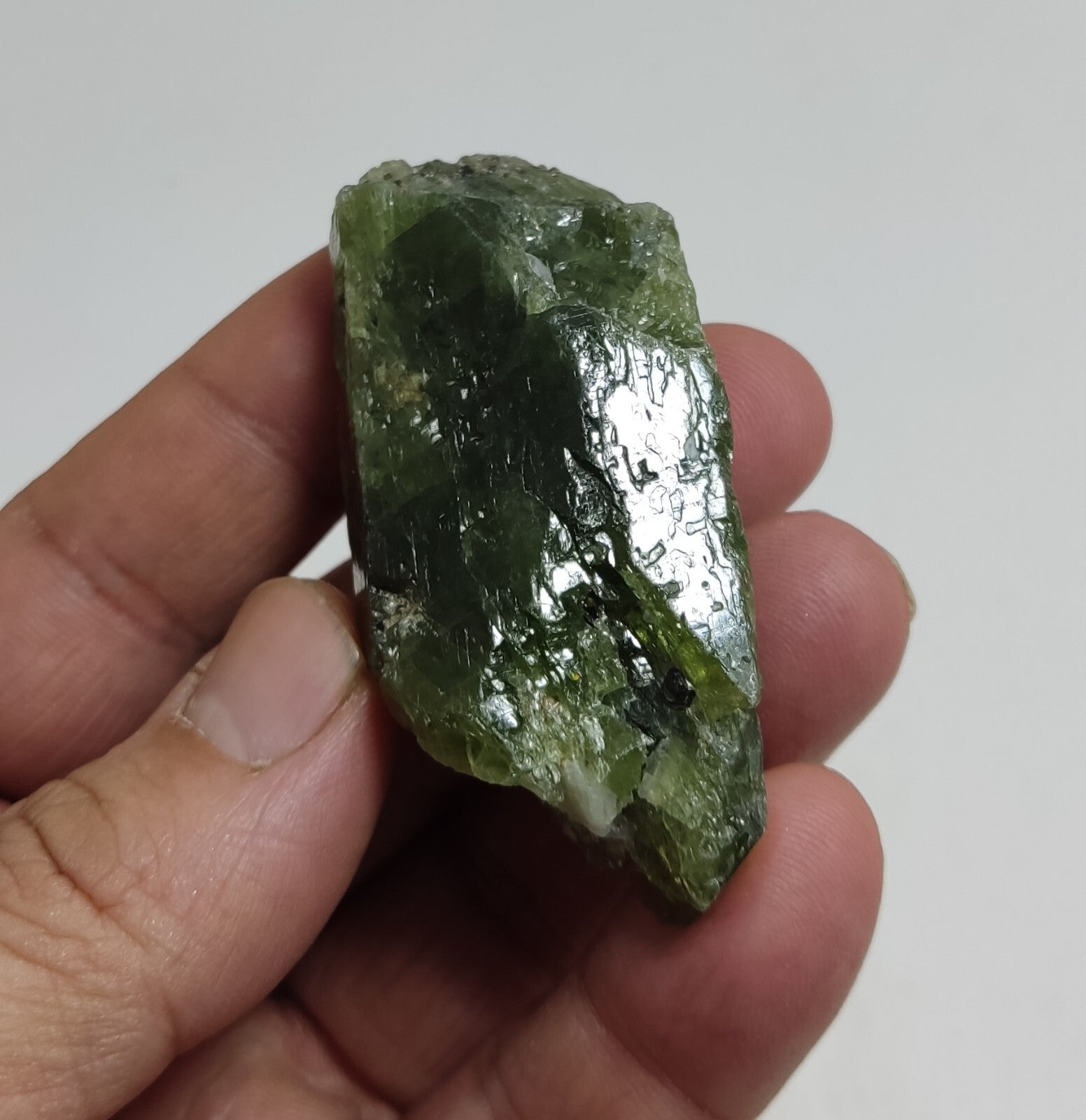 An amazing specimen of diopside crystal 61 grams