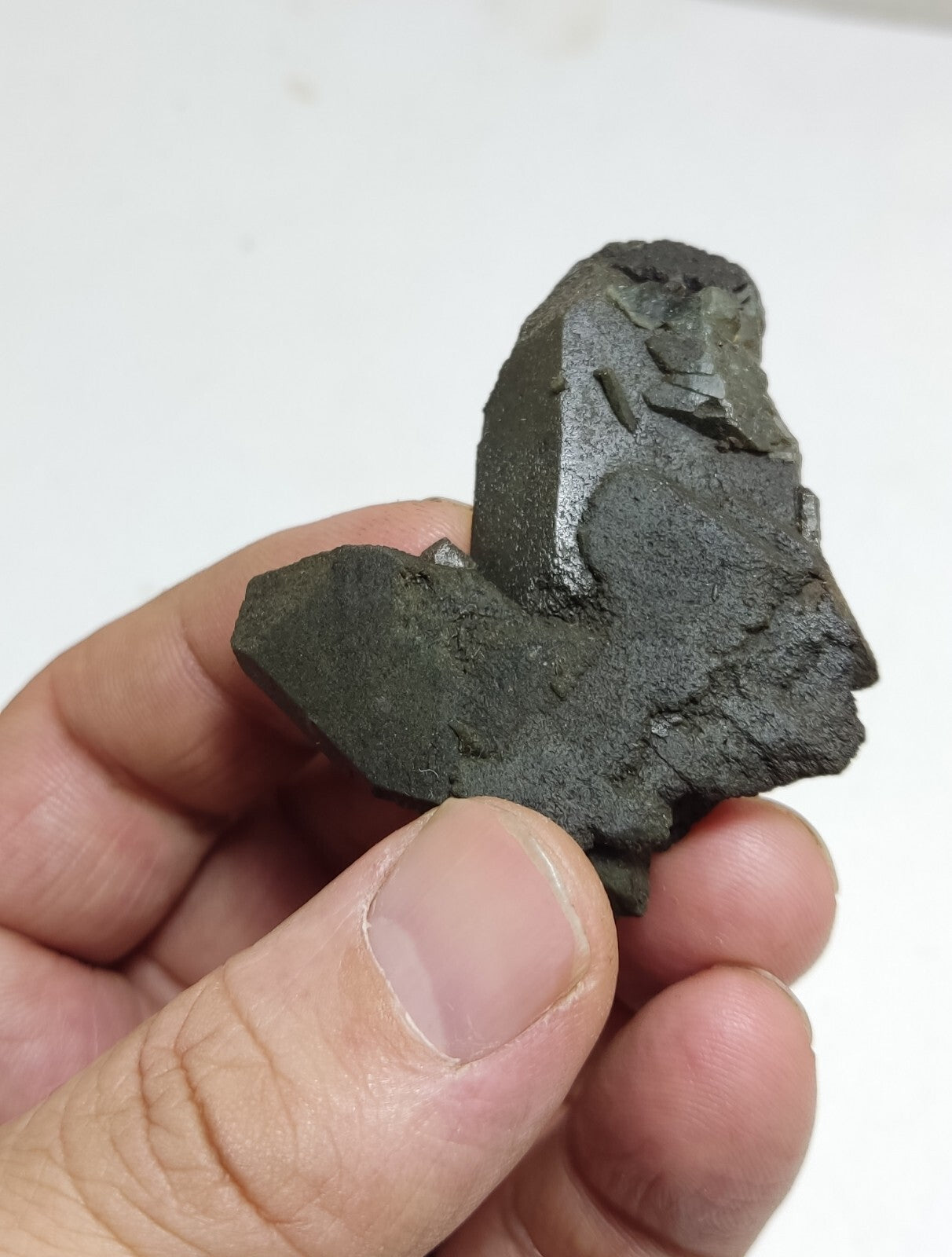 A very Aesthetic Natural beautifully terminated Chlorite Quartz crystal 36 grams