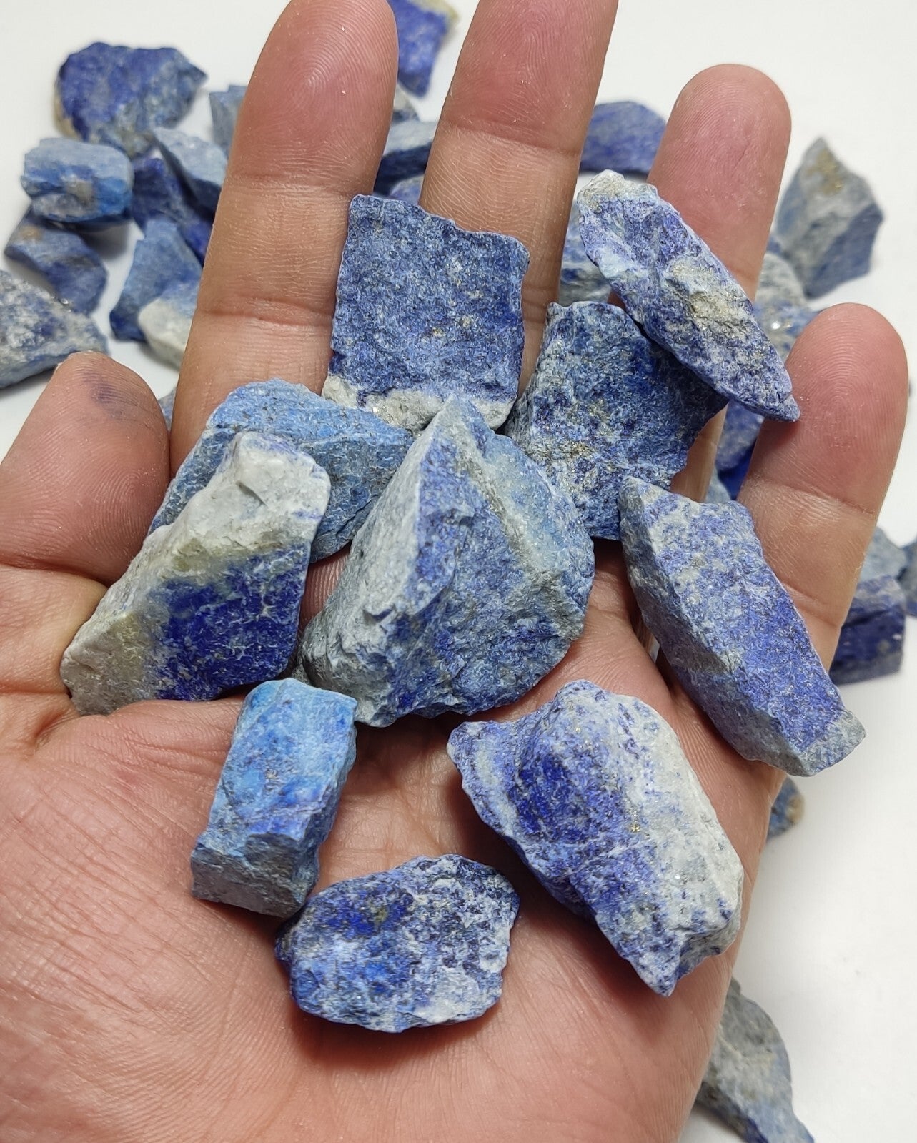 750 grams Natural Rough lapis lazuli