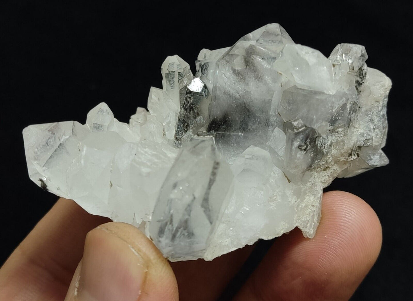 A very Aesthetic Natural terminated brookite Quartz cluster 84 grams